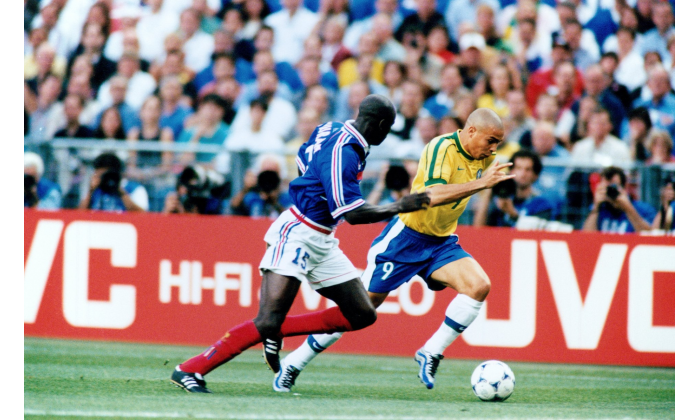 Thuram et Roberto Carlos 98
