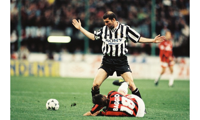 Zidane vs. Roberto Baggio 97