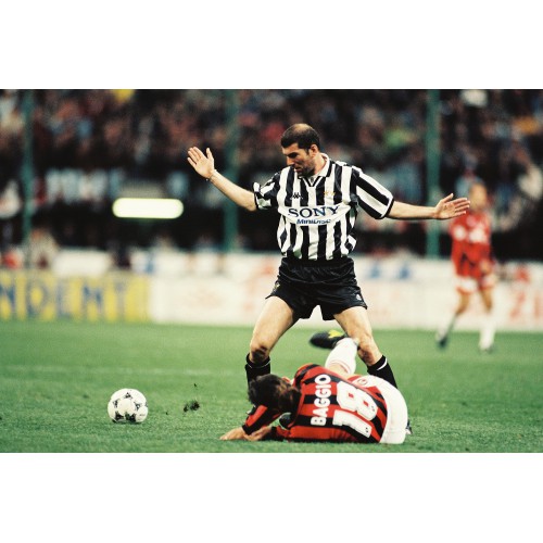 Zidane vs. Roberto Baggio - Calcio 97