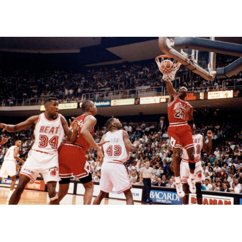 Michael Jordan Dunk - NBA 97